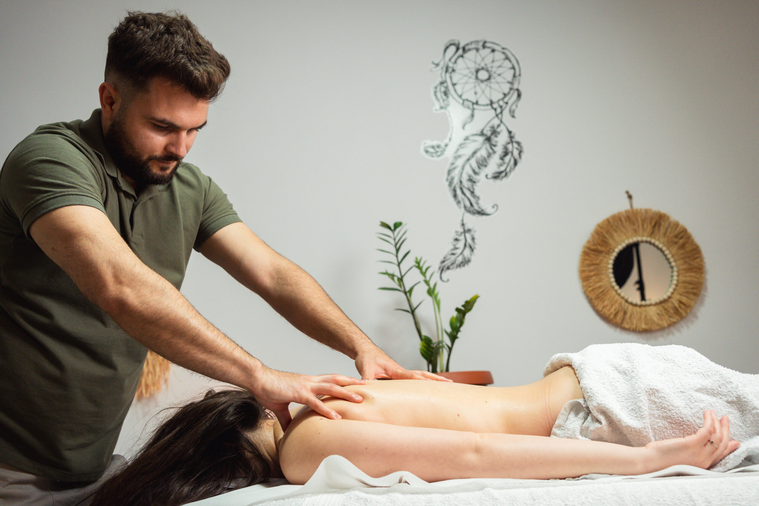 Masaj la domiciliu în București, direct la tine acasă — Healing Therapy